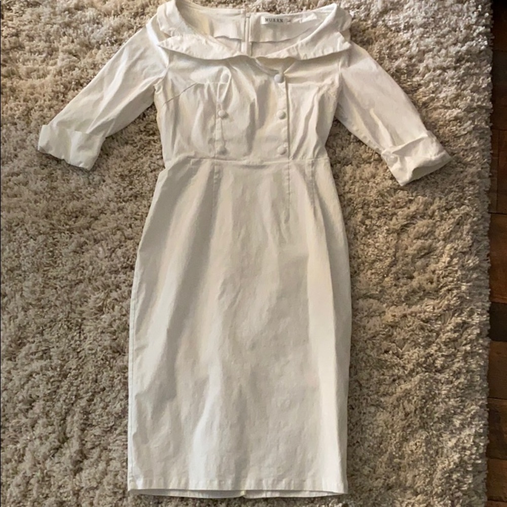Vintage style white scoop neck dress